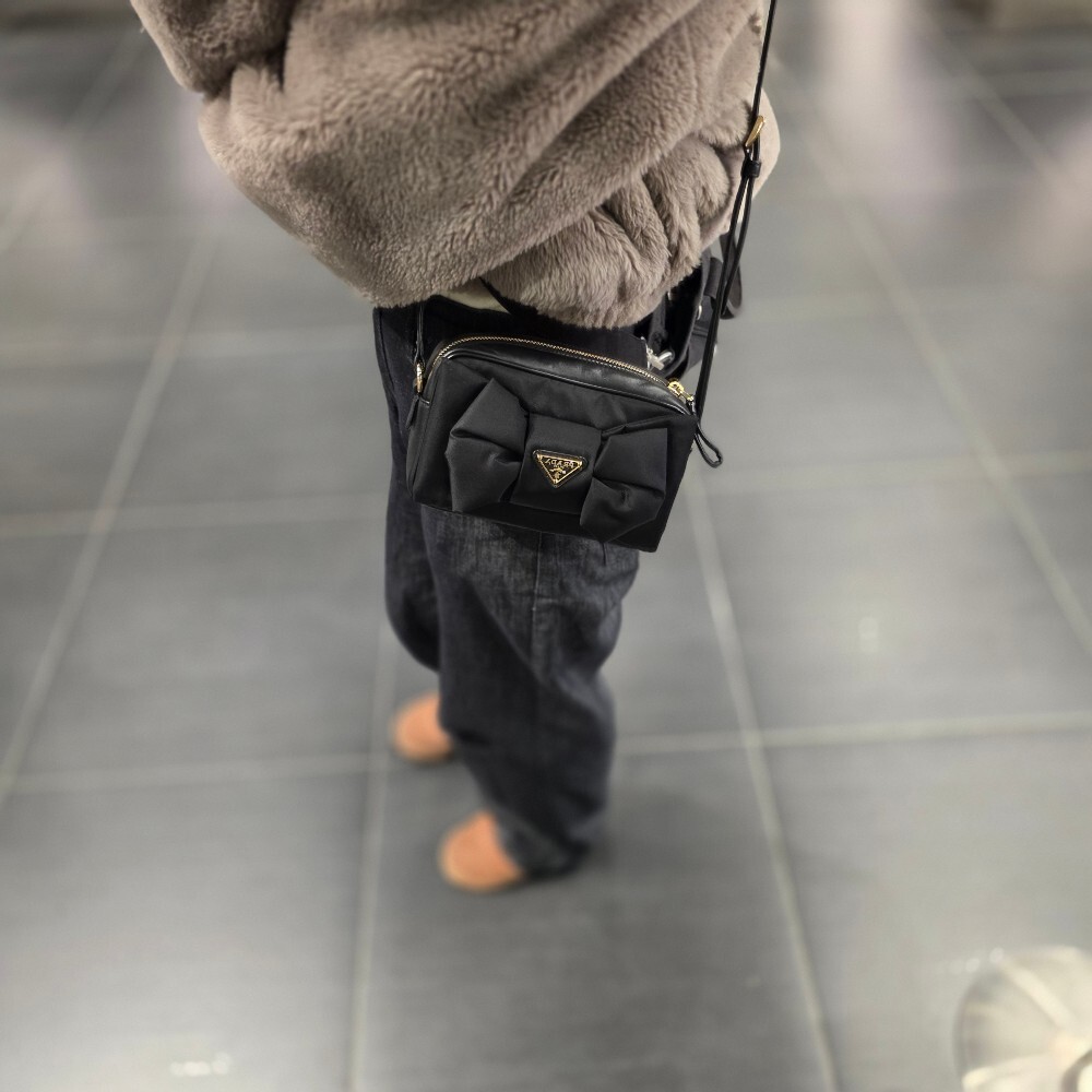 프라다 리본 리나일론 숄더백 1BH166