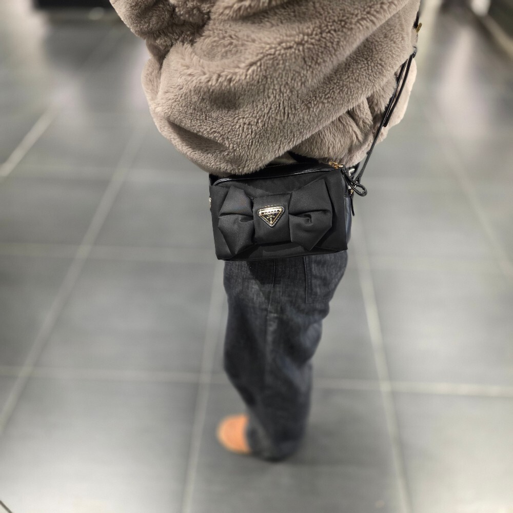 프라다 리본 리나일론 숄더백 1BH166