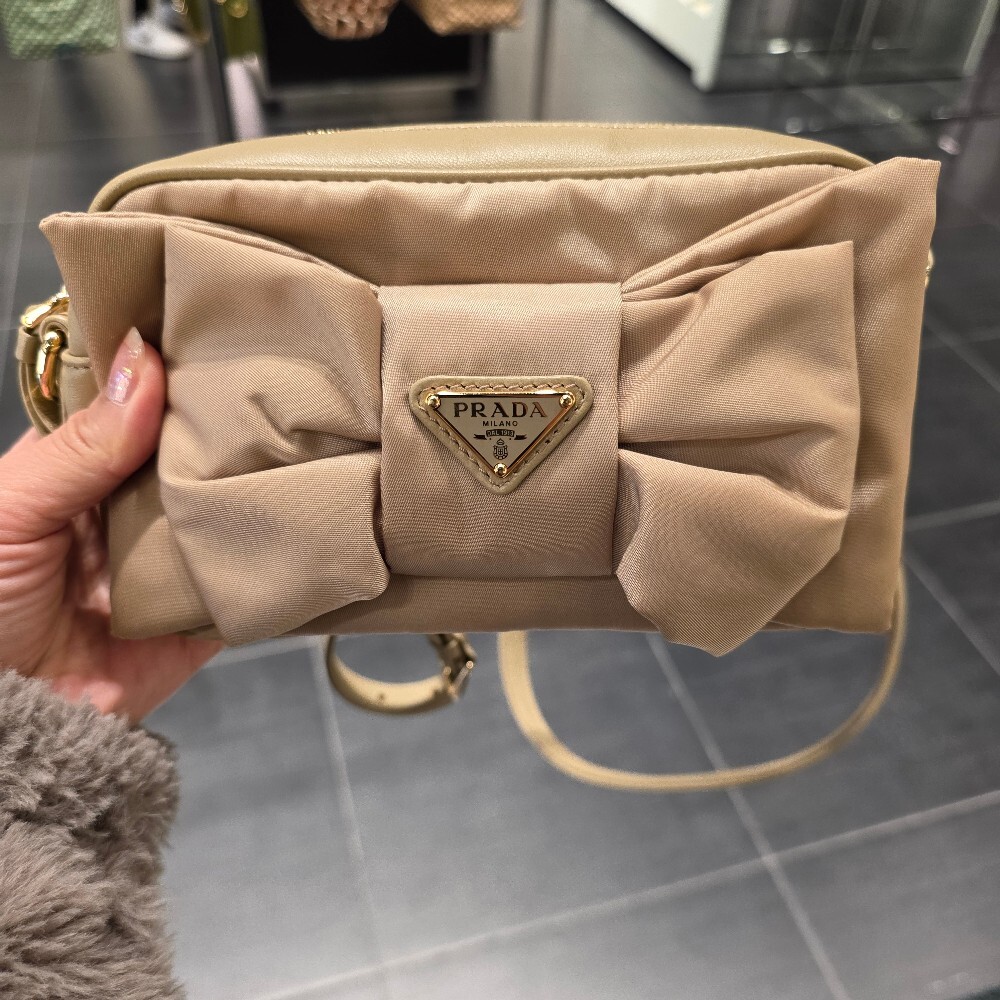 프라다 리본 리나일론 숄더백 1BH166