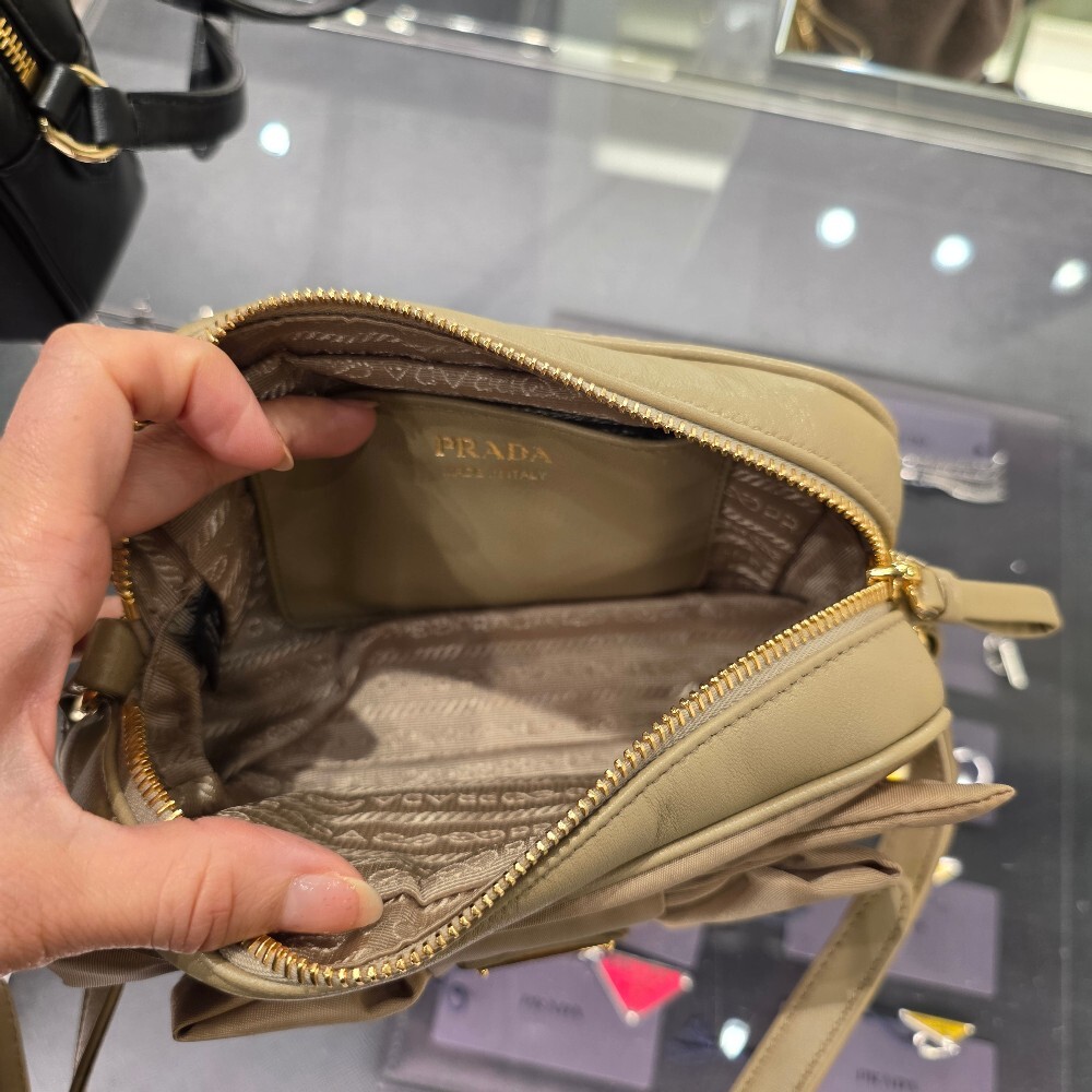 프라다 리본 리나일론 숄더백 1BH166