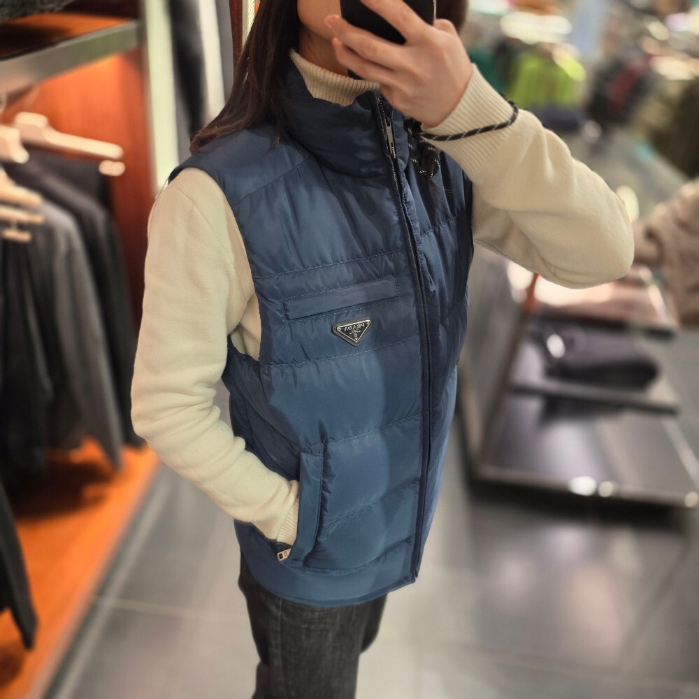 프라다 리나일론 남성 패딩 조끼 SGJ191