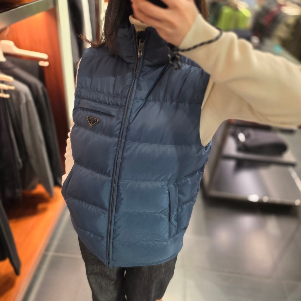 프라다 리나일론 남성 패딩 조끼 SGJ191