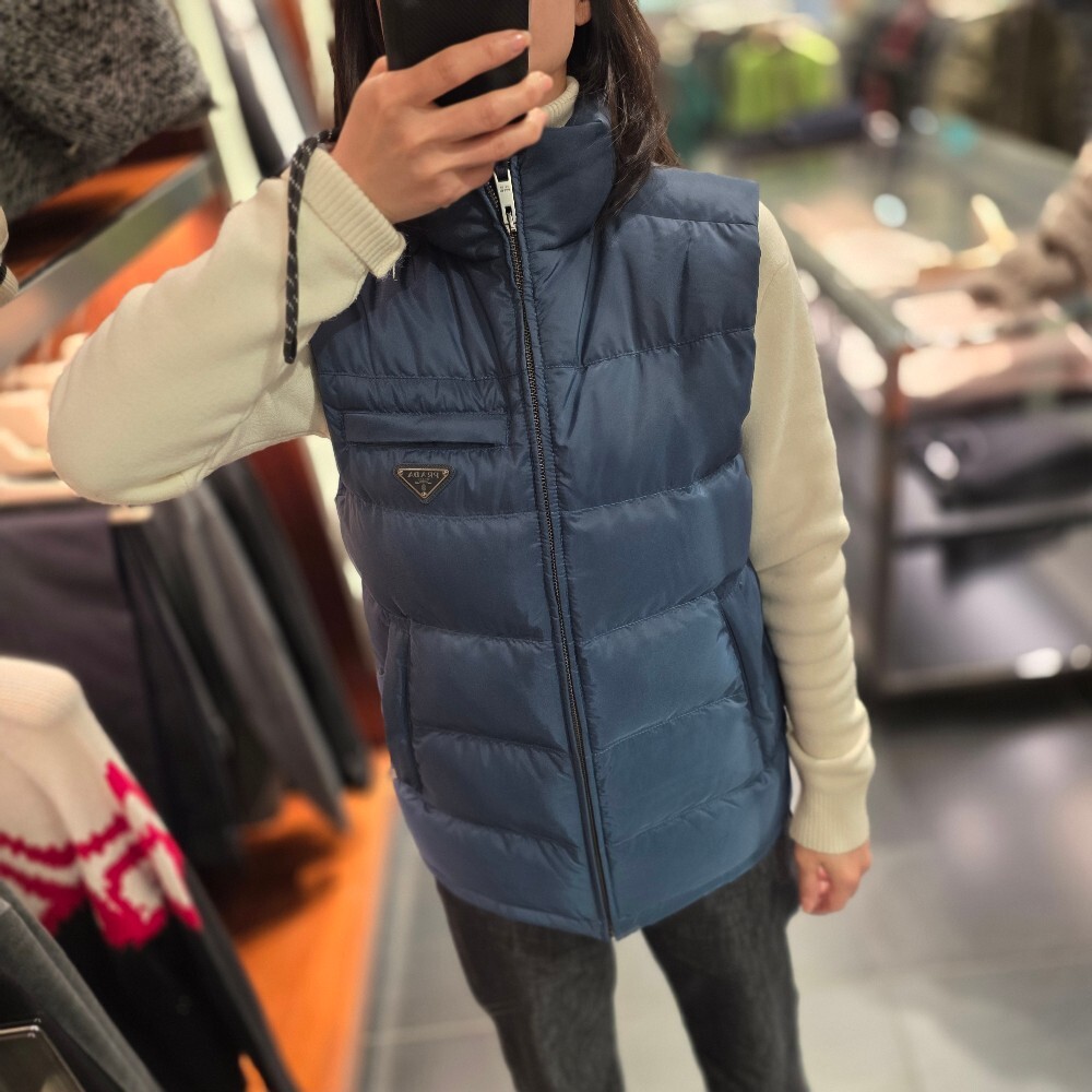 프라다 리나일론 남성 패딩 조끼 SGJ191