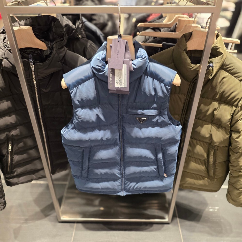 프라다 리나일론 남성 패딩 조끼 SGJ191