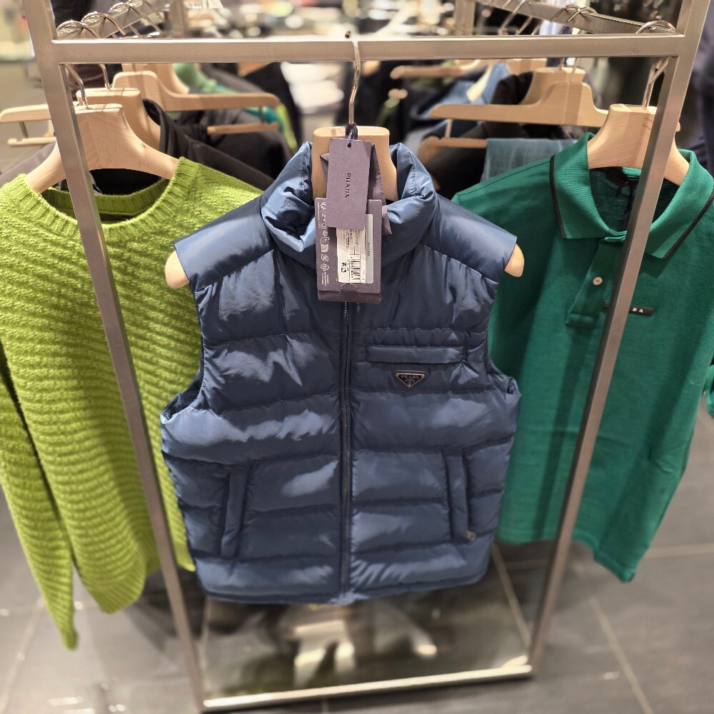 프라다 리나일론 남성 패딩 조끼 SGJ191