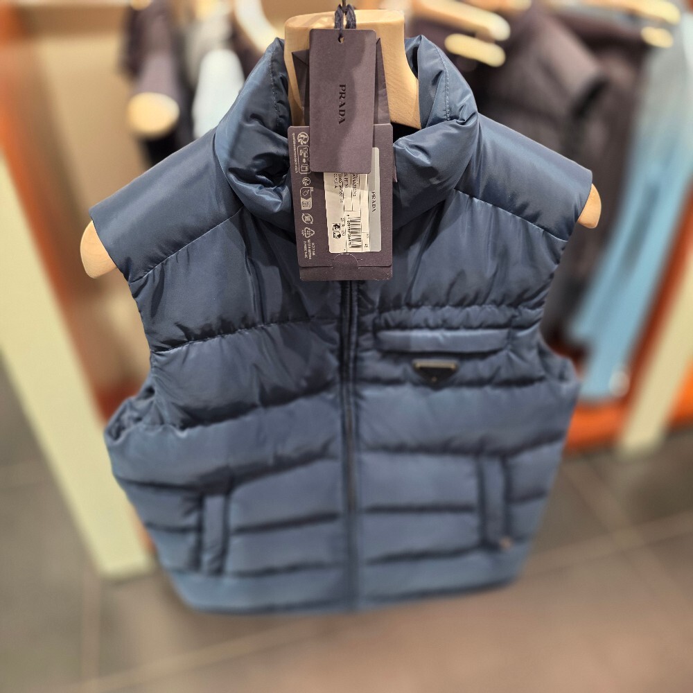 프라다 리나일론 남성 패딩 조끼 SGJ191