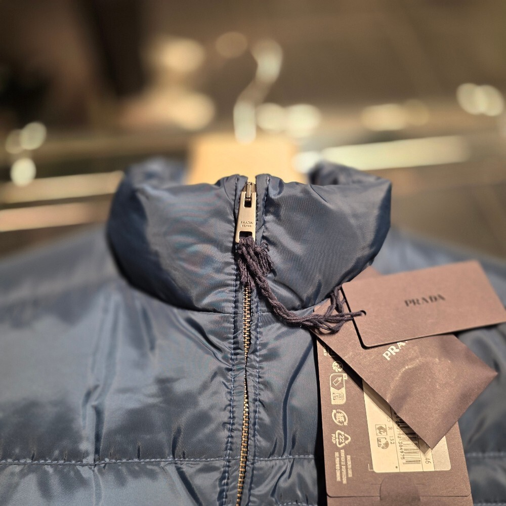 프라다 리나일론 남성 패딩 조끼 SGJ191