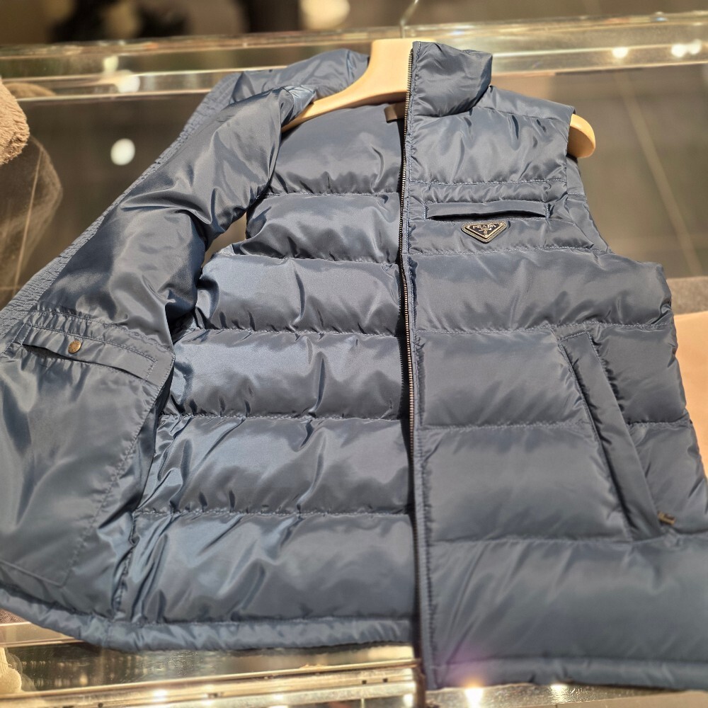 프라다 리나일론 남성 패딩 조끼 SGJ191
