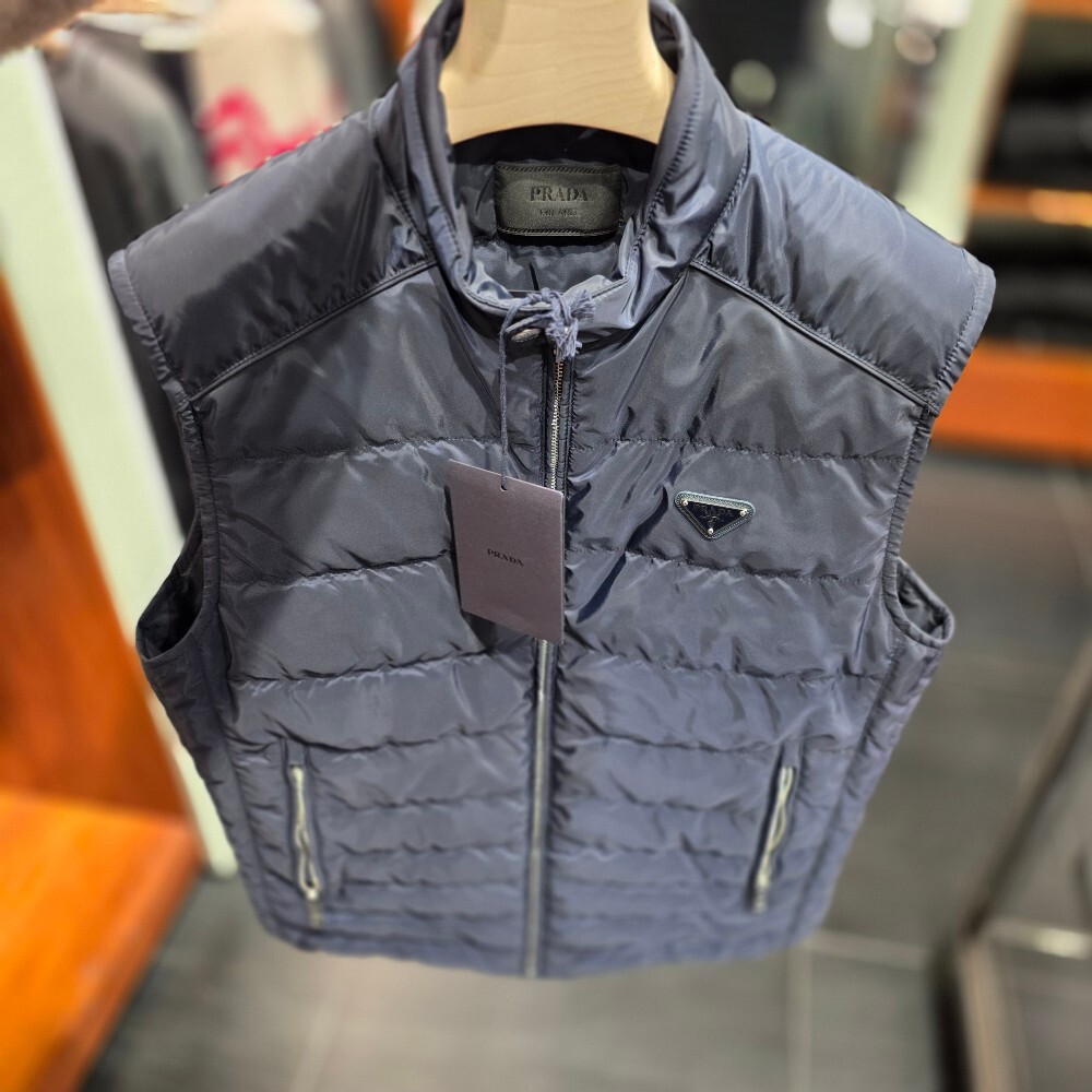 프라다 리나일론 남성 패딩 조끼 SGH069