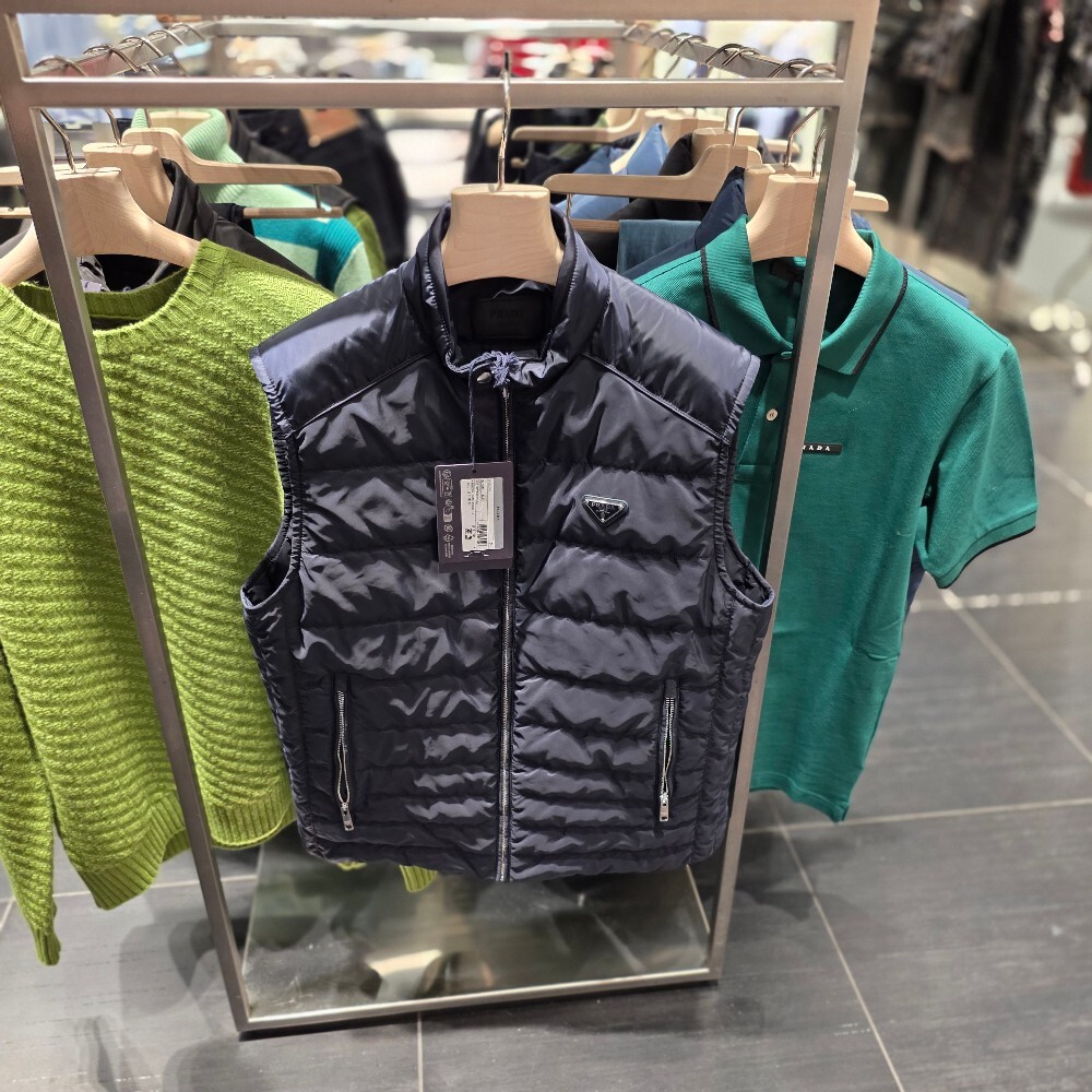 프라다 리나일론 남성 패딩 조끼 SGH069