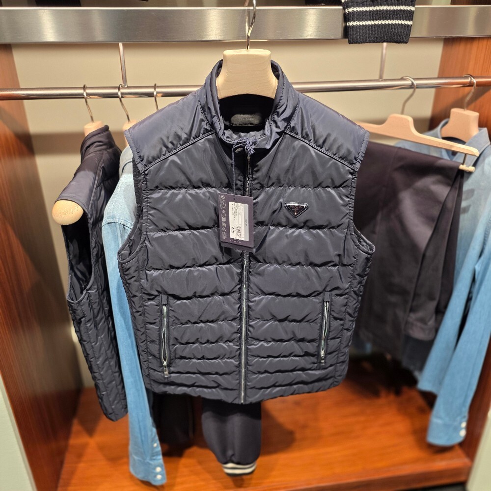 프라다 리나일론 남성 패딩 조끼 SGH069