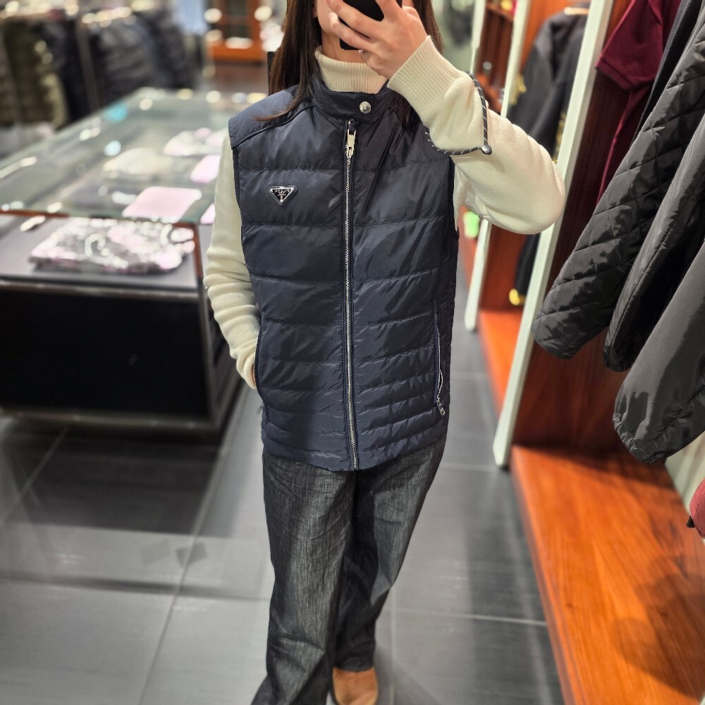 프라다 리나일론 남성 패딩 조끼 SGH069