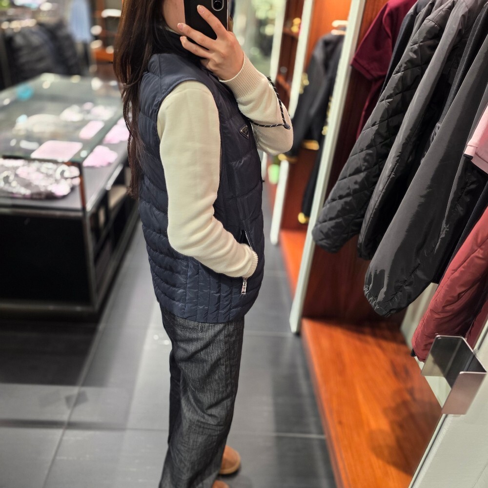 프라다 리나일론 남성 패딩 조끼 SGH069