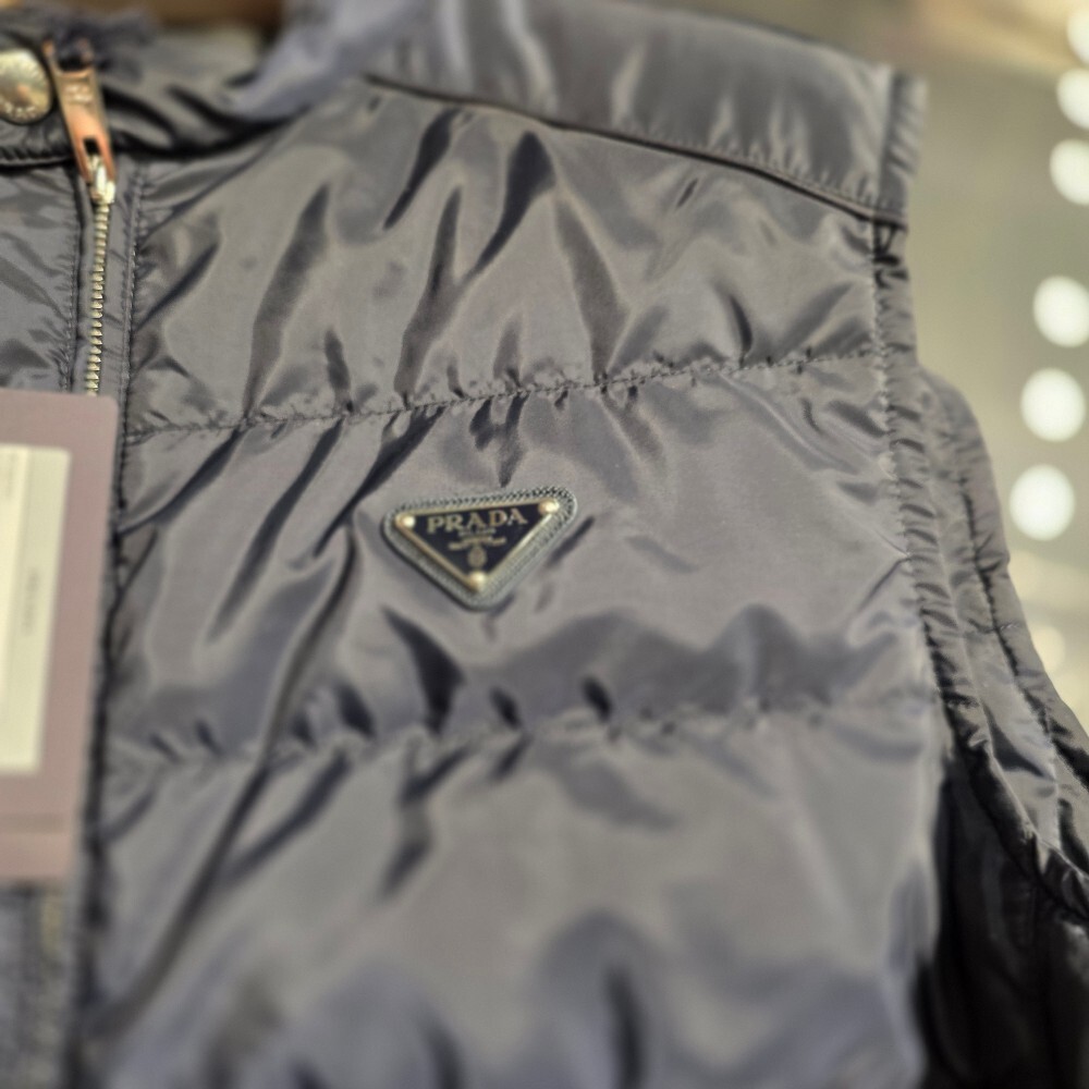 프라다 리나일론 남성 패딩 조끼 SGH069