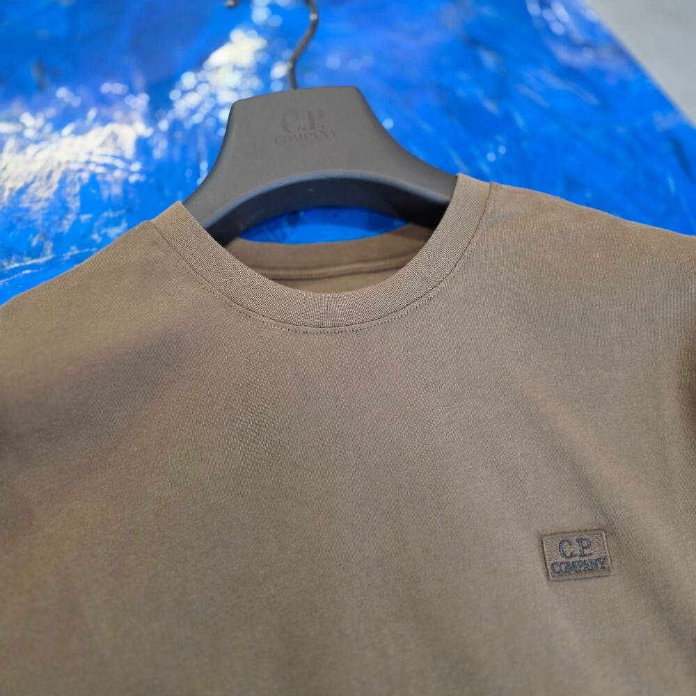 CP컴퍼니 코튼남성반팔 티셔츠 18CMTS031A 005100W