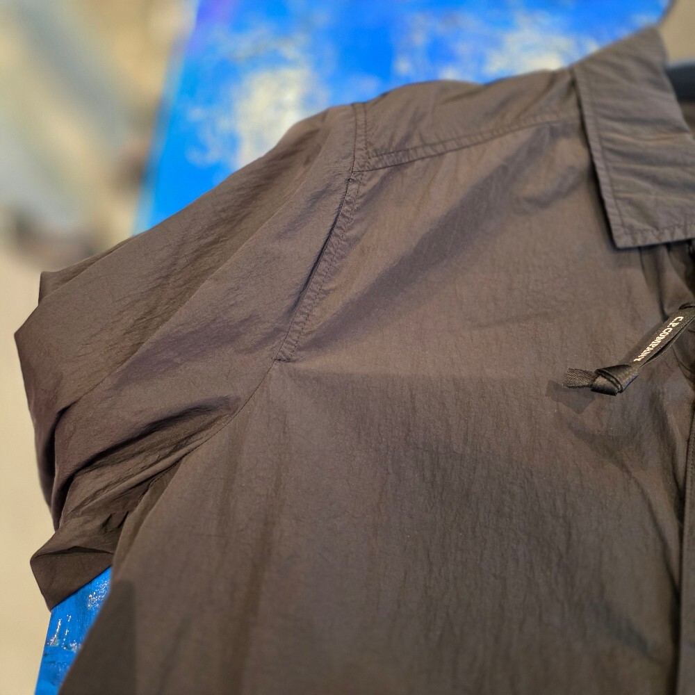 CP컴퍼니 나일론 오버사이즈 셔츠 자켓 18CMOS095A 005904G