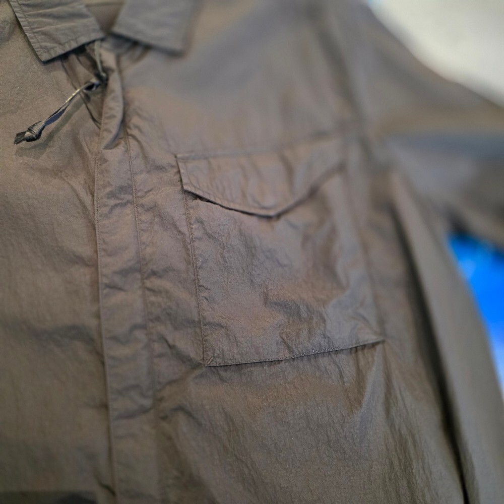 CP컴퍼니 나일론 오버사이즈 셔츠 자켓 18CMOS095A 005904G