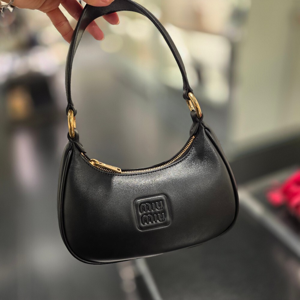 미우미우 소프트 패디드 레더 호보 숄더백 5BC142