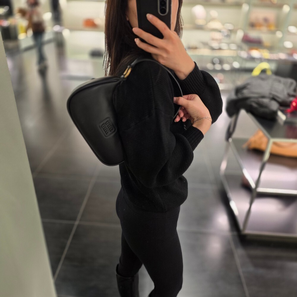 미우미우 소프트 패디드 레더 호보 숄더백 5BC142