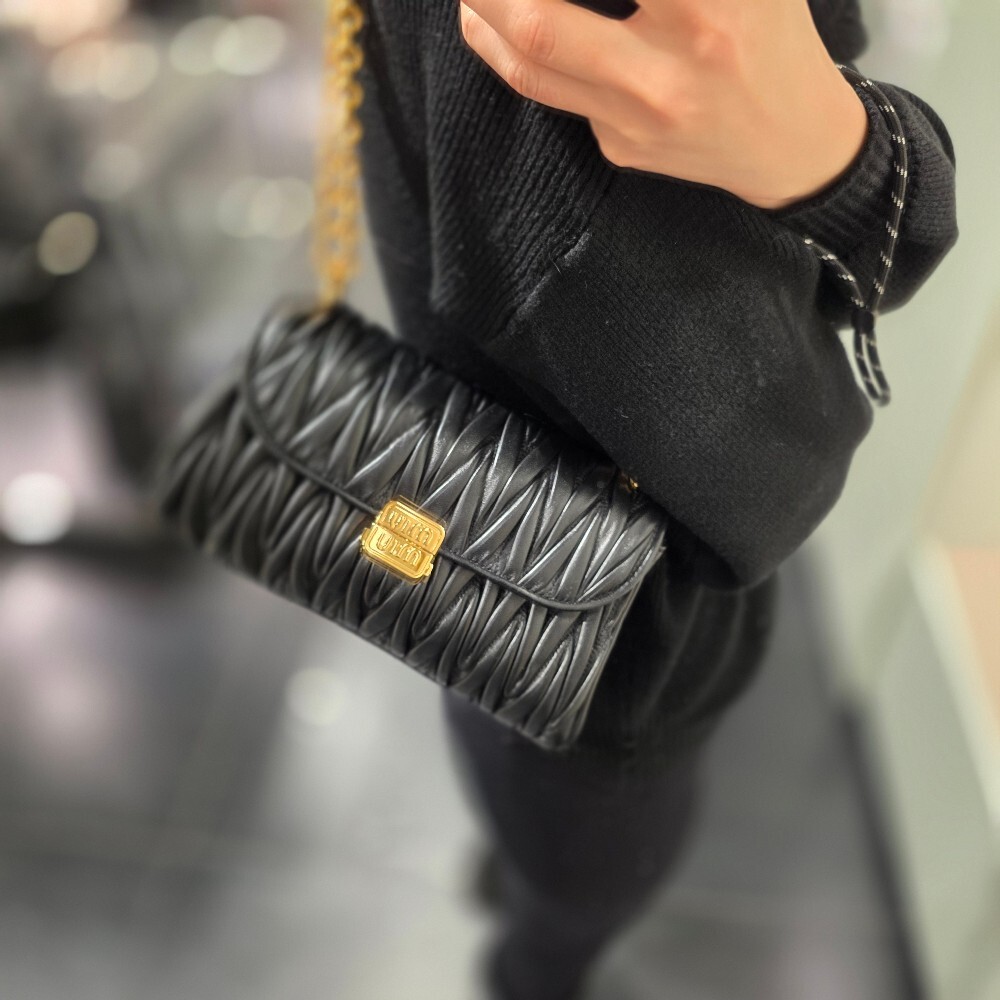 미우미우 마테라쎄 체인 숄더백 5BD266