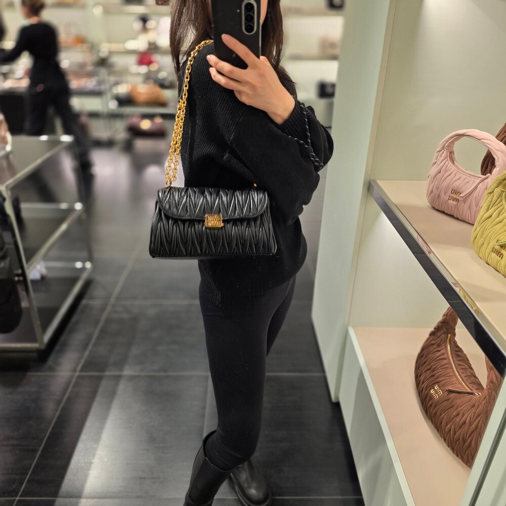 미우미우 마테라쎄 체인 숄더백 5BD266