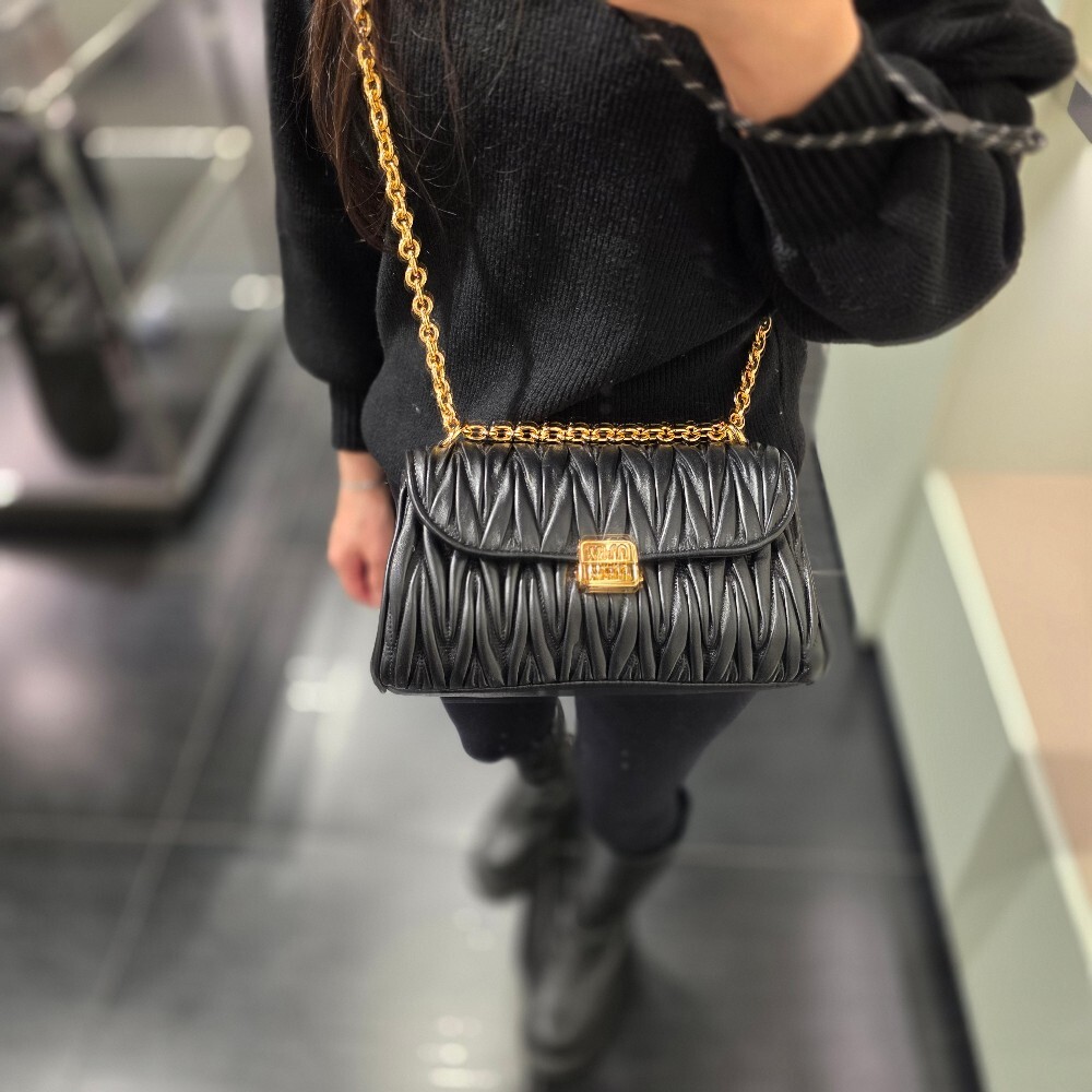 미우미우 마테라쎄 체인 숄더백 5BD266