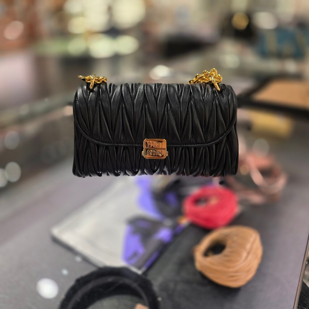 미우미우 마테라쎄 체인 숄더백 5BD266