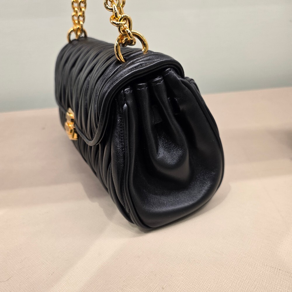 미우미우 마테라쎄 체인 숄더백 5BD266