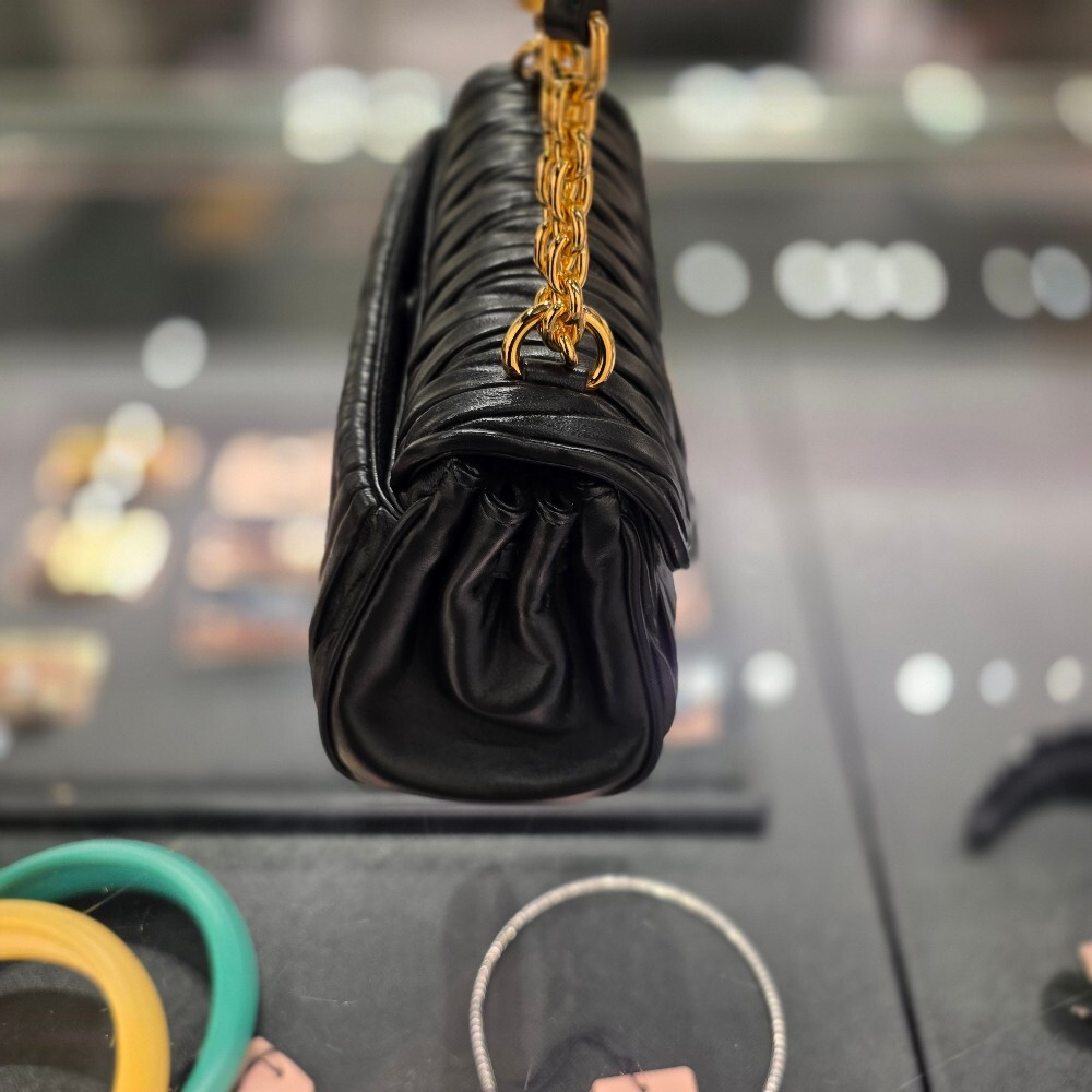 미우미우 마테라쎄 체인 숄더백 5BD266