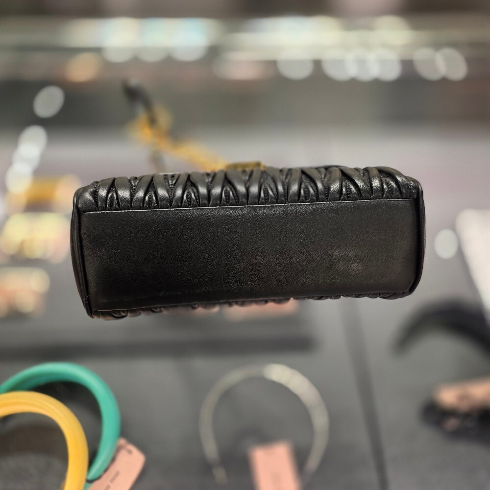 미우미우 마테라쎄 체인 숄더백 5BD266