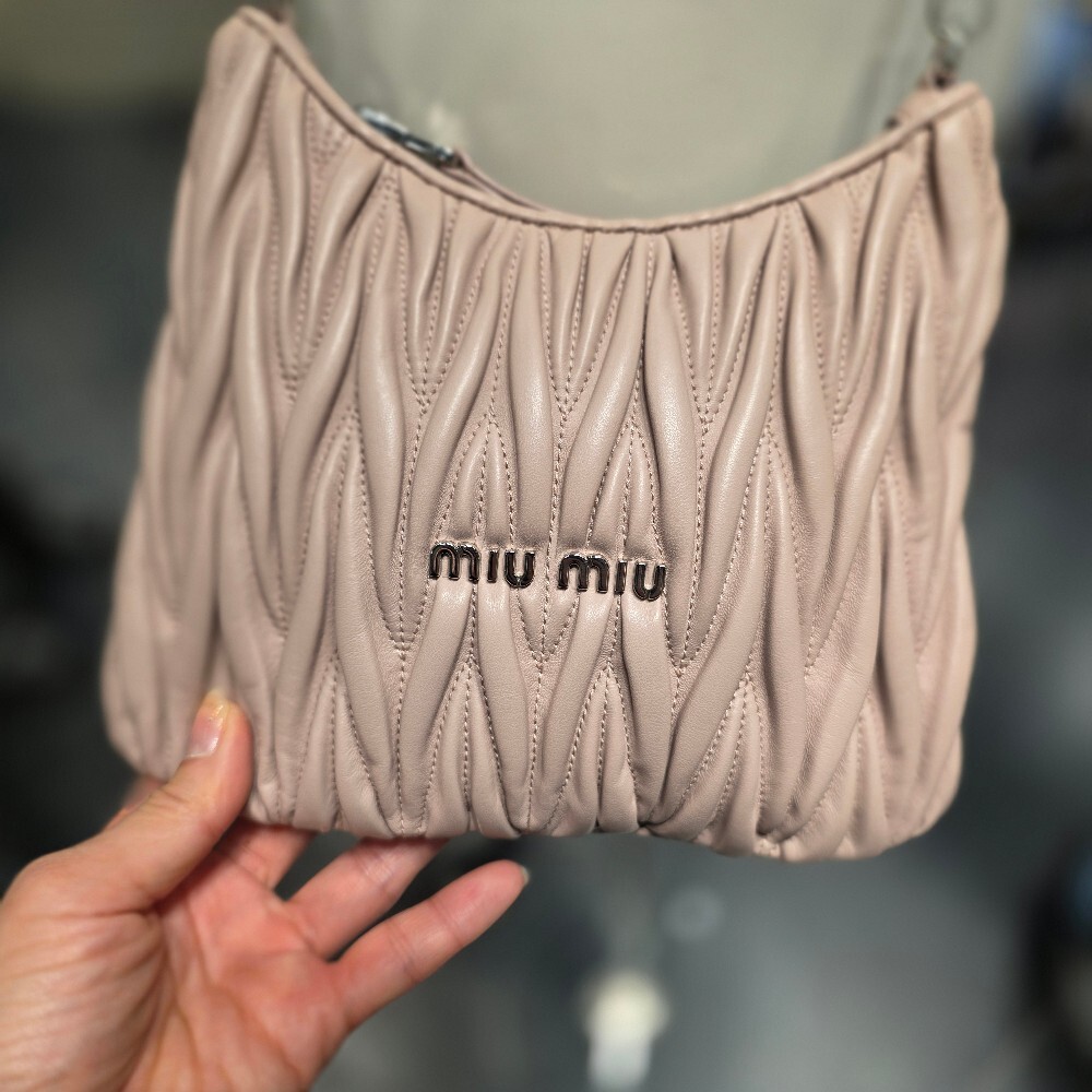 미우미우 마테라쎄 크리스탈 체인 숄더백 5BH189