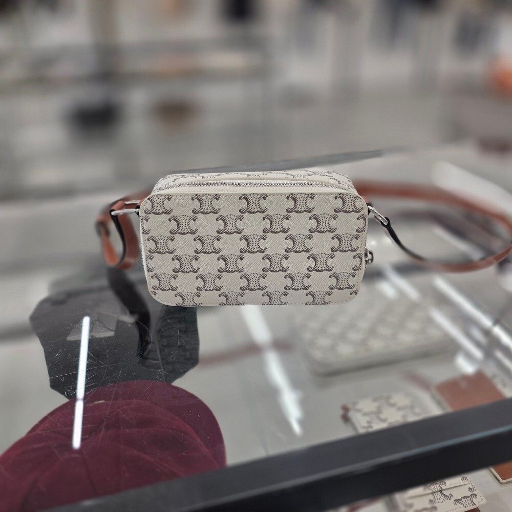 셀린느 트리옹프 캔버스 미니 메신저 박스백 114902DNK.04LE