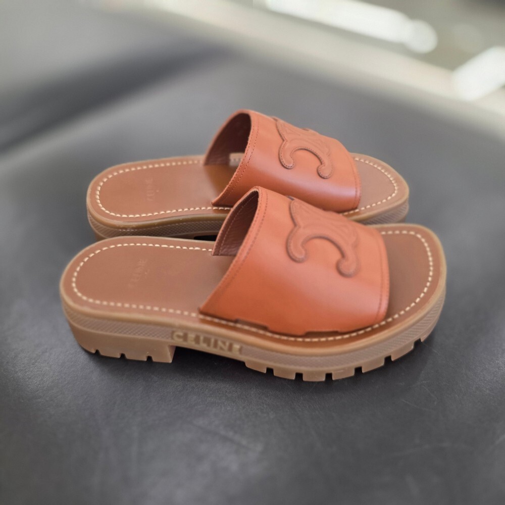 셀린느 트리오페 클레아 뮬 슬리퍼 348513023C