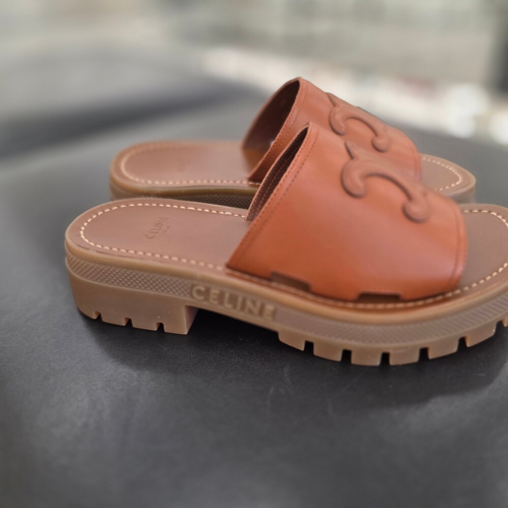 셀린느 트리오페 클레아 뮬 슬리퍼 348513023C