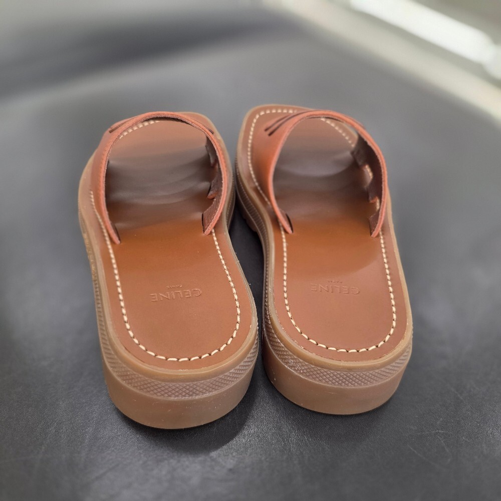 셀린느 트리오페 클레아 뮬 슬리퍼 348513023C