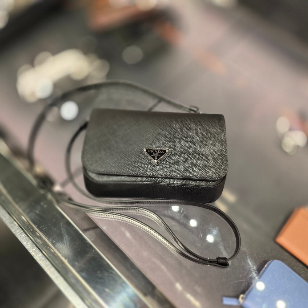 프라다 삼각로고 사피아노 크로스백 2VD061