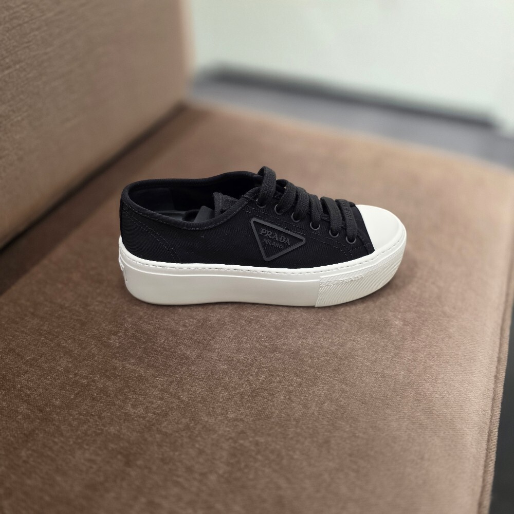 프라다 캔버스 여성 스니커즈 1E407N