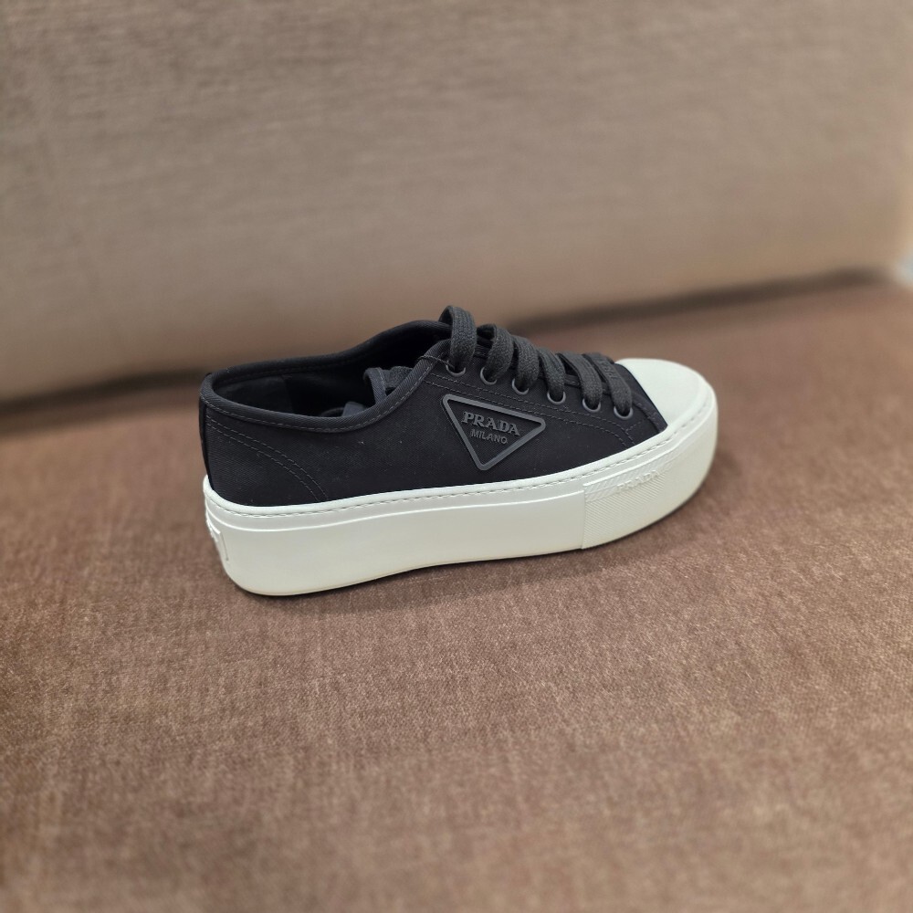 프라다 캔버스 여성 스니커즈 1E407N