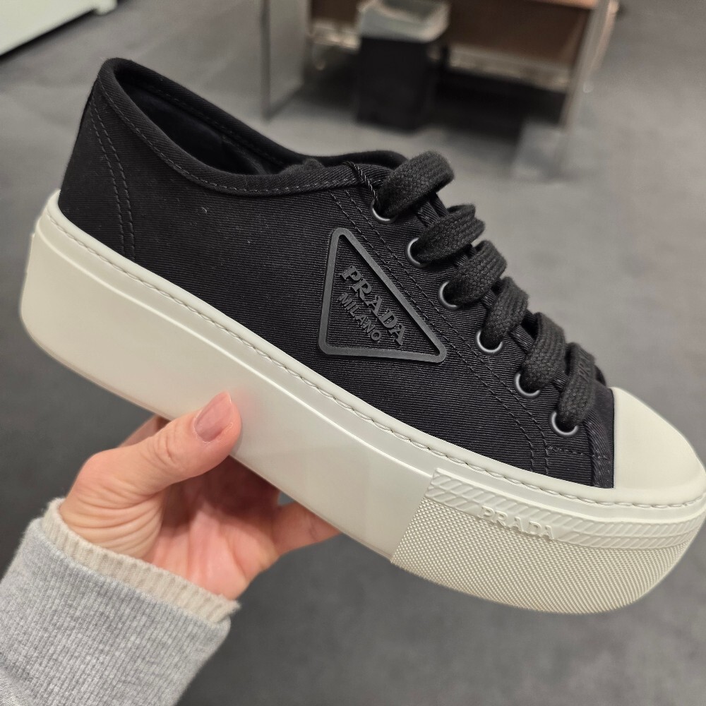 프라다 캔버스 여성 스니커즈 1E407N