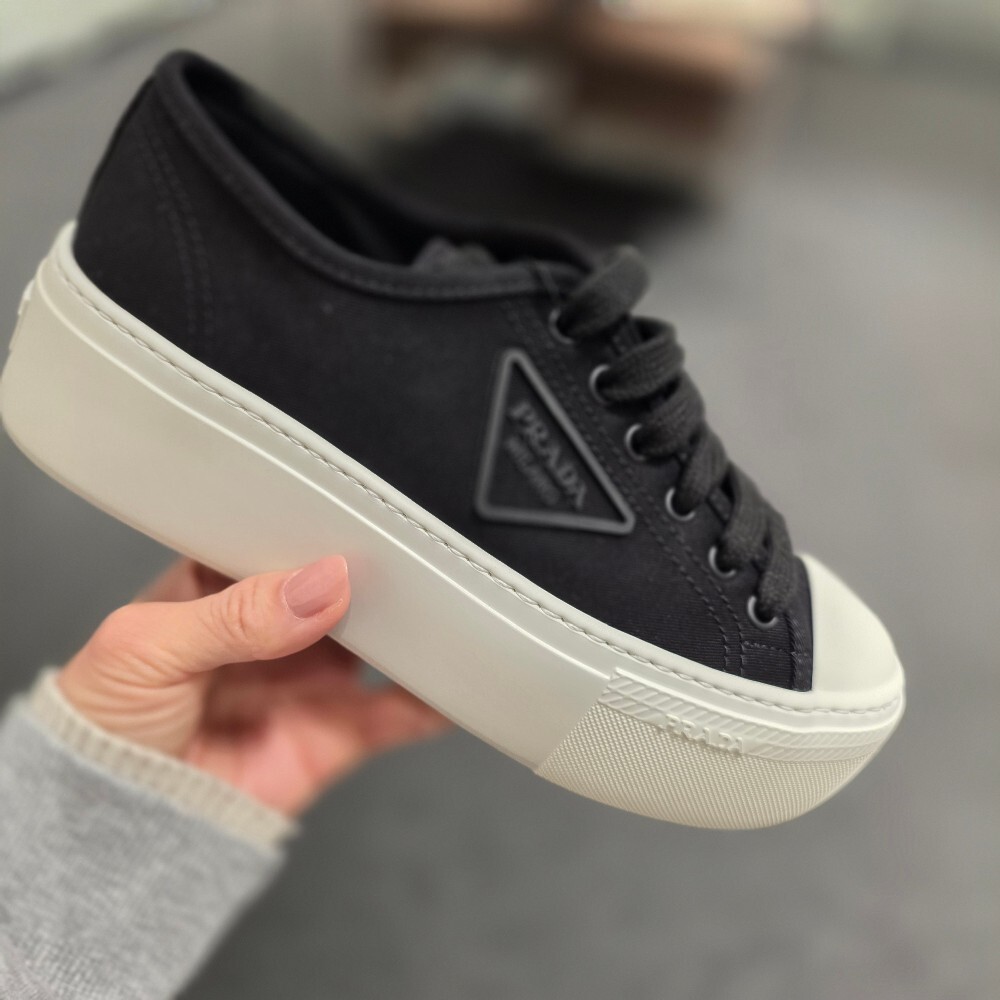 프라다 캔버스 여성 스니커즈 1E407N