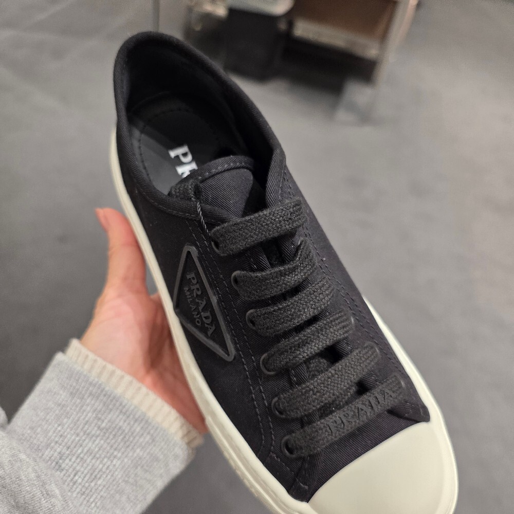 프라다 캔버스 여성 스니커즈 1E407N