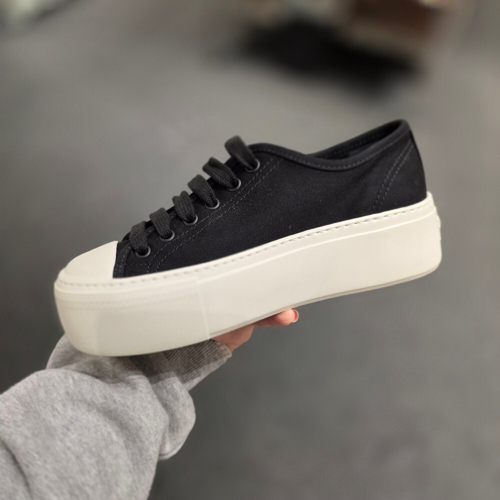 프라다 캔버스 여성 스니커즈 1E407N