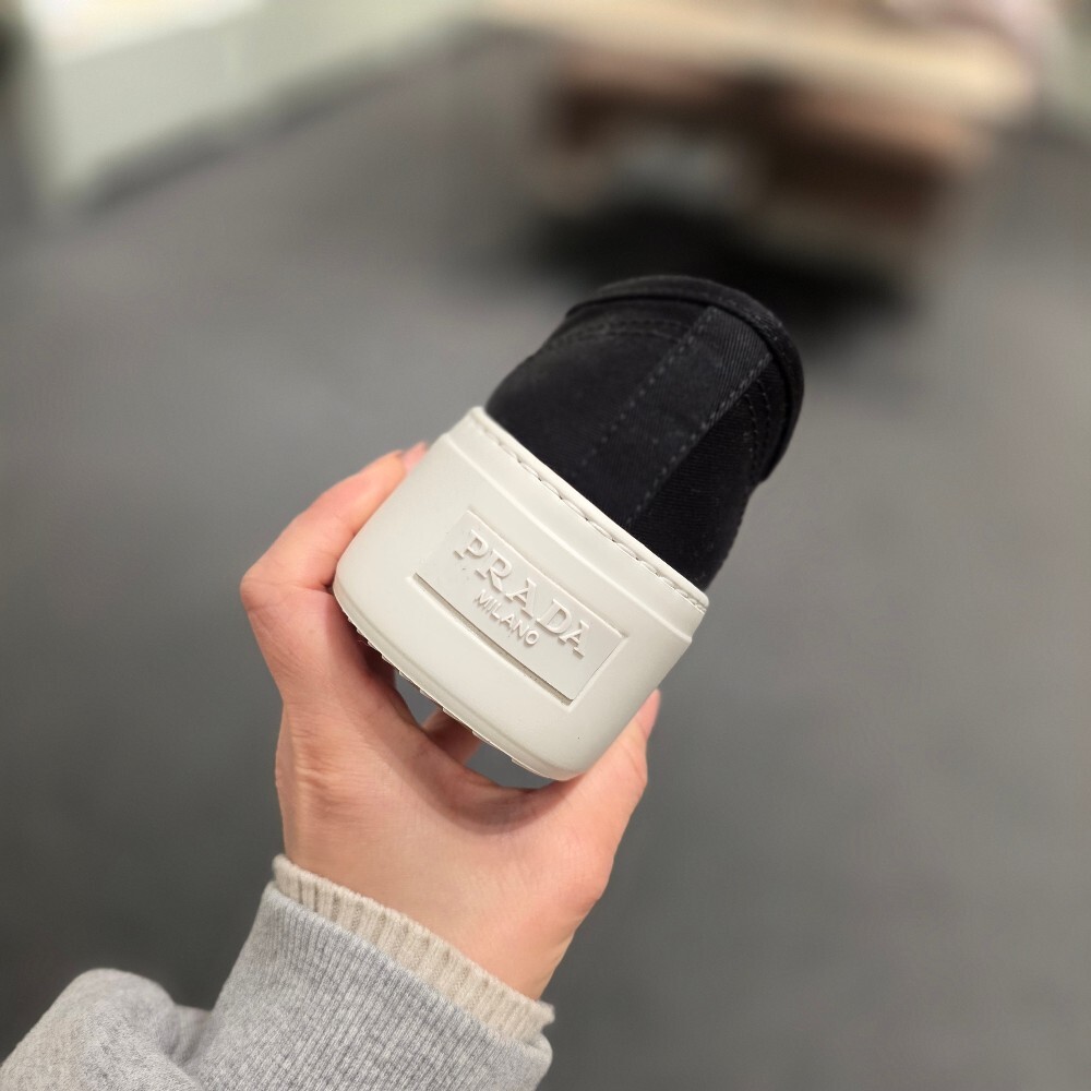 프라다 캔버스 여성 스니커즈 1E407N