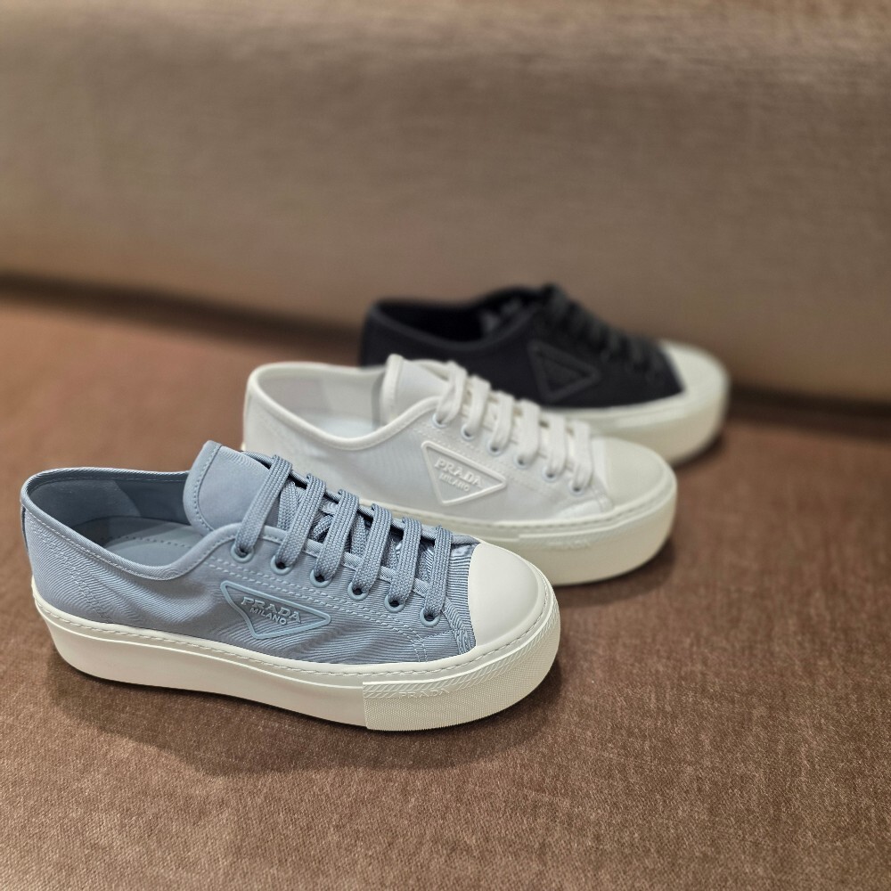 프라다 캔버스 여성 스니커즈 1E407N