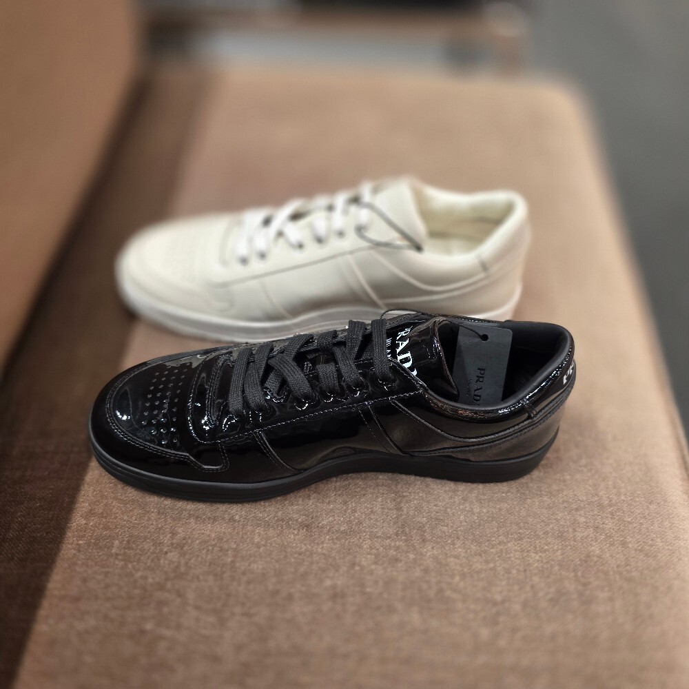 [아울렛] 프라다 다운다운 남성 스니커즈 2EE364