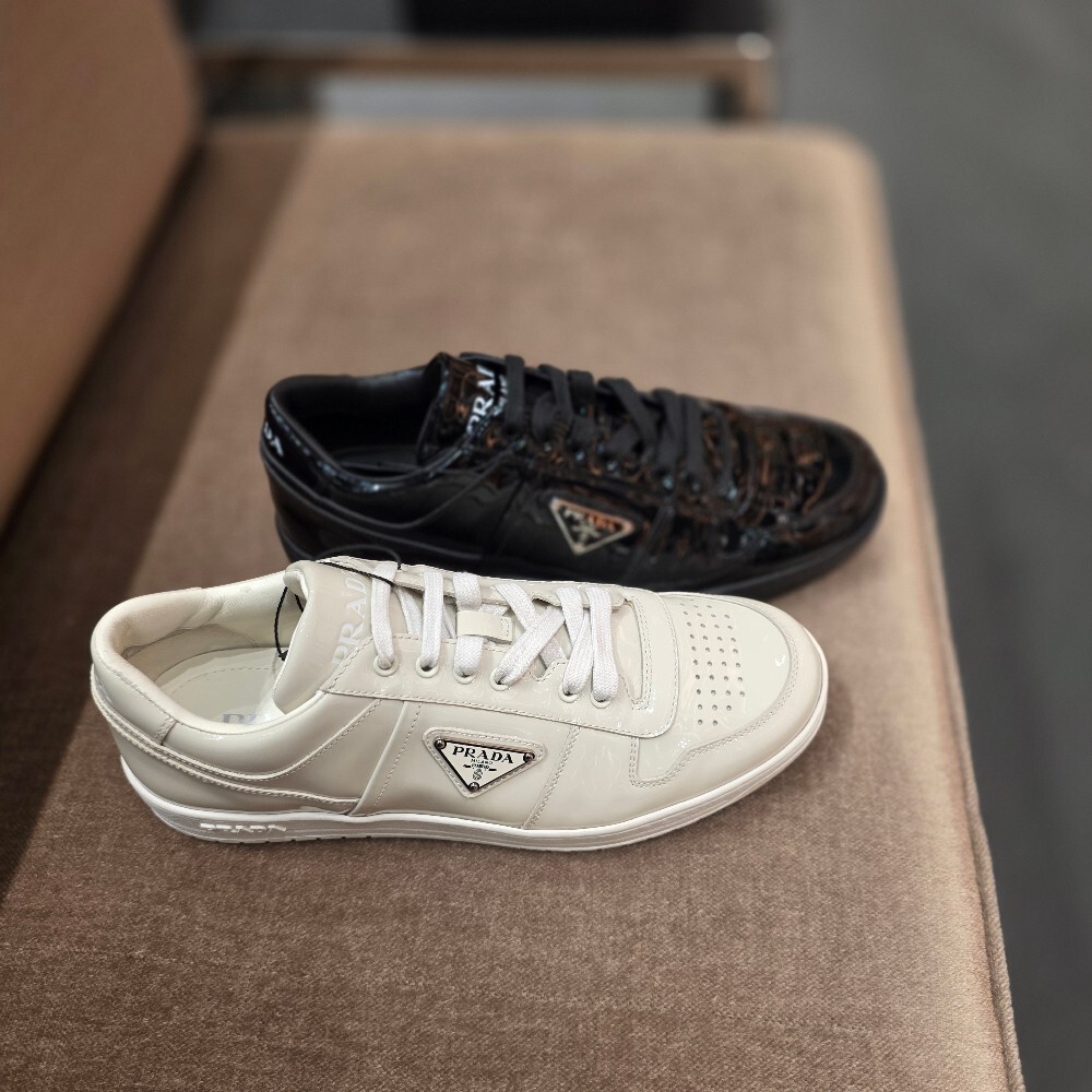 [아울렛] 프라다 다운다운 남성 스니커즈 2EE364