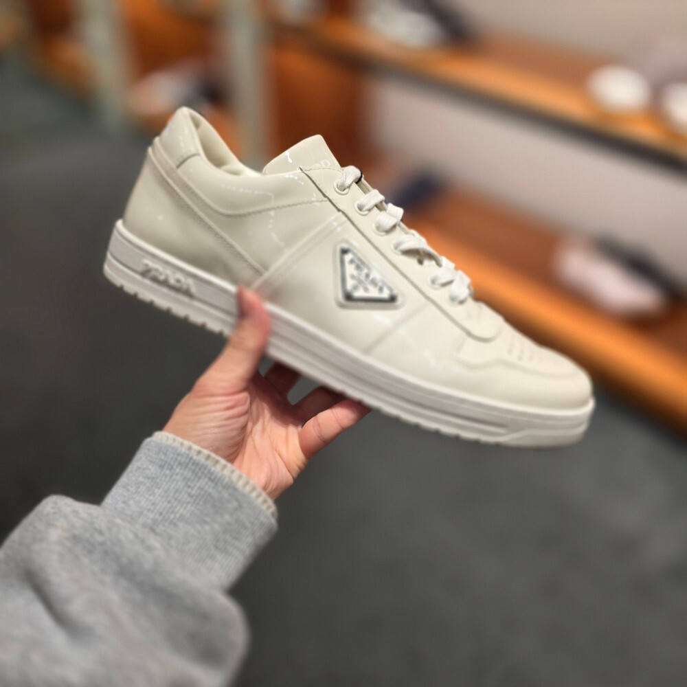 [아울렛] 프라다 다운다운 남성 스니커즈 2EE364