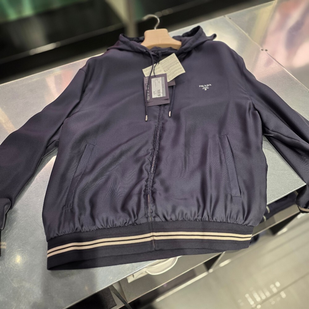 [아울렛] 프라다 실크 남성 후드 블루종 자켓 SGC538