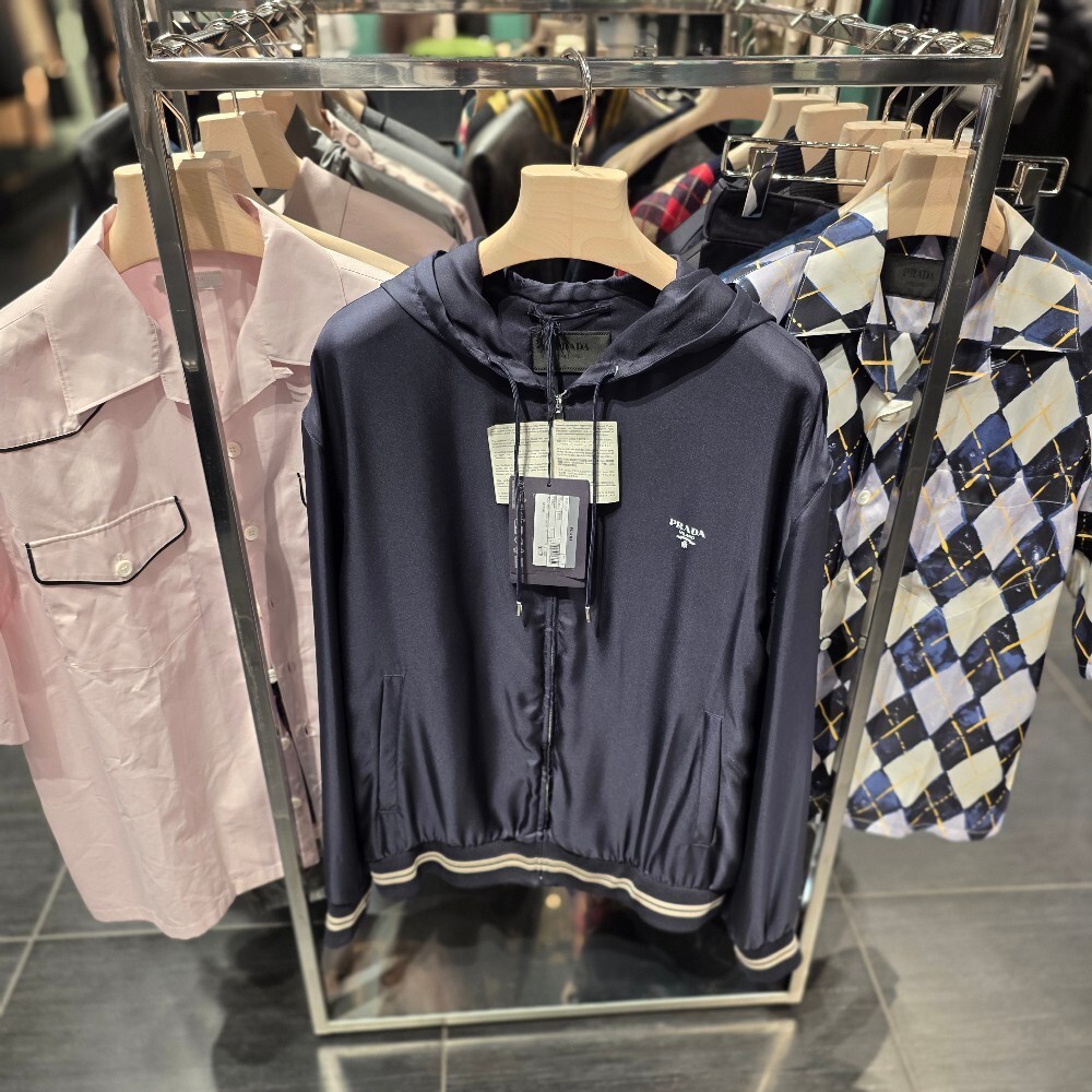 [아울렛] 프라다 실크 남성 후드 블루종 자켓 SGC538