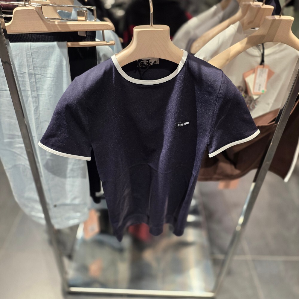 [아울렛] 미우미우 여성 반팔 티셔츠 MMLA88